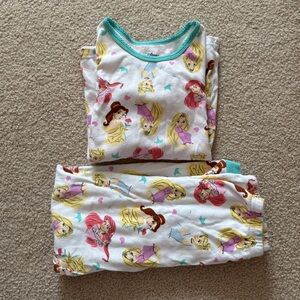 🤍Disney Princess 🤍 Pajamas size 7